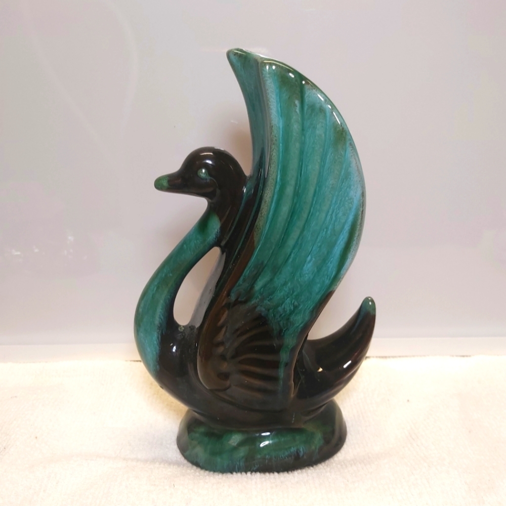 BMP Swan Vase